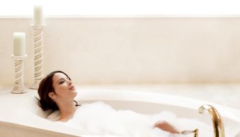 Čas na relaxační koupel - z čeho ji vykouzlit?
