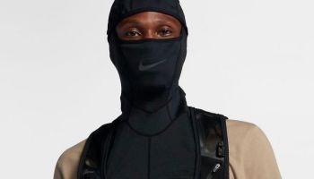 Nike čelí obviněním, stahuje z trhu kuklu
