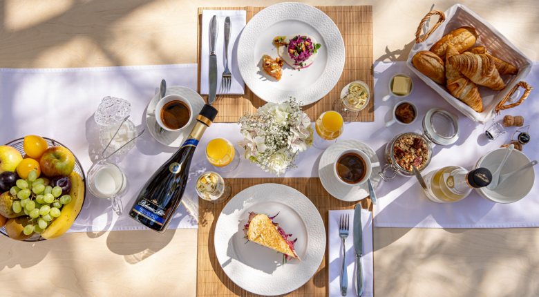 Dopřejte si luxusní start dne: Brunch je jasnou volbou pro letní víkendy a dovolenou