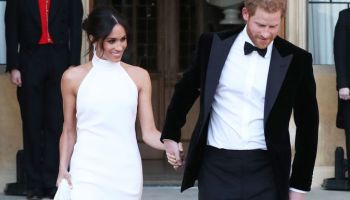 Stella McCartney začne prodávat repliky večerních svatebních šatů Meghan Markle