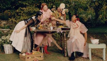 Designérská kolekce značky H&amp;M v podání Simone Rocha