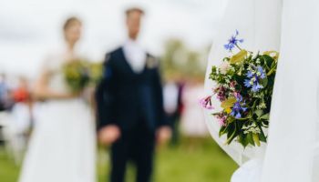 Mladá květinářka Eliška Krejčí váže květiny pouze z toho, co najde volně v přírodě