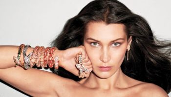 Bella Hadid v sexy pózách pro V magazine