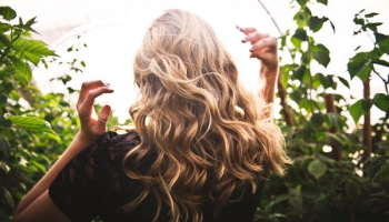 6 tipů jak dostat řídnutí vlasů pod kontrolu