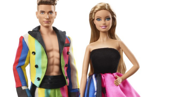 Moschino představilo dárkový set Barbie a Ken
