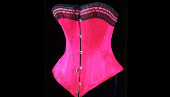 Výstava „Undressed“ zkoumá historii spodního prádla