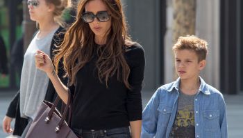 Také vás vždy zajímalo, co ve své kabelce nosí Victoria Beckham?