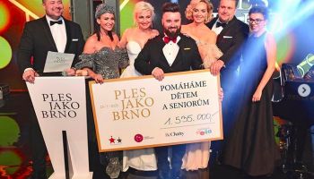 Taťána Gregor Brzobohatá oblékla na Ples jako Brno šaty Zuzany Kubíčkové
