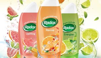 Svěží energie nejnovějších sprchových gelů značky Radox Sprchové gely značky Radox