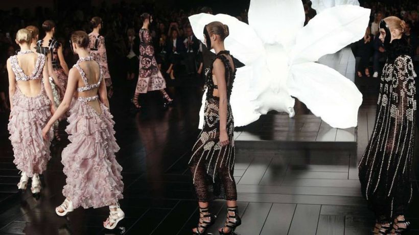 Kouzlo japonského stylu opanovalo kolekci Alexander McQueen S/S 2015