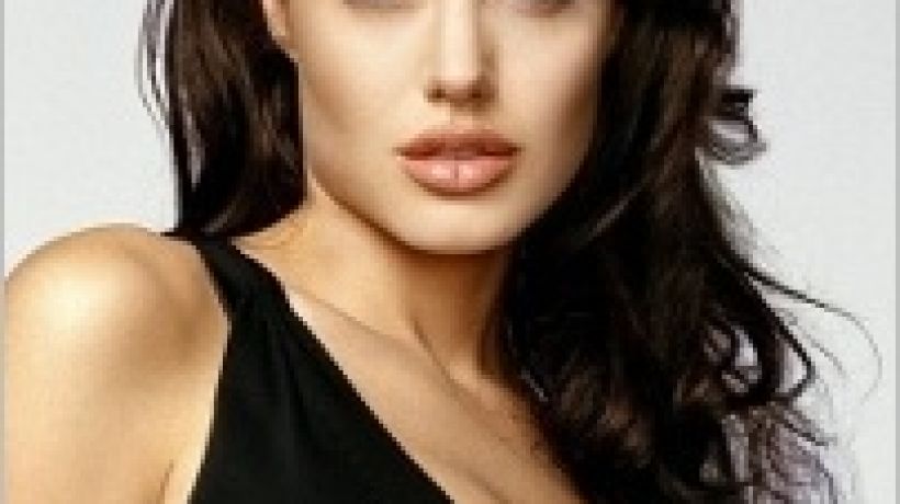Angelina Jolie: Angelina „Krásná“ umí svými účesy podtrhnout svojí osobitou krásu