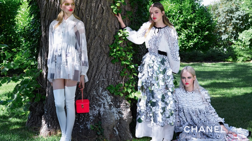 Cruise kolekce Chanel 2016 přeje barvám a odkazu zakladatelky značky