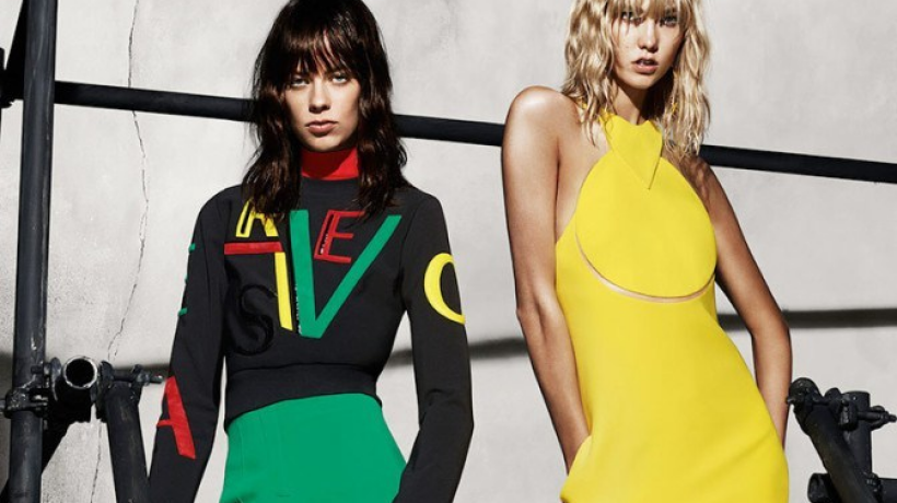 Podzimní kampaň Versace 2015 ve žluté, jasně zelené a červené