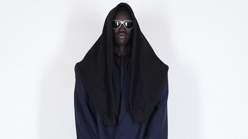 Balenciaga na pařížském týdnu módy: Pařba v Paříži v jarní kolekci 2021