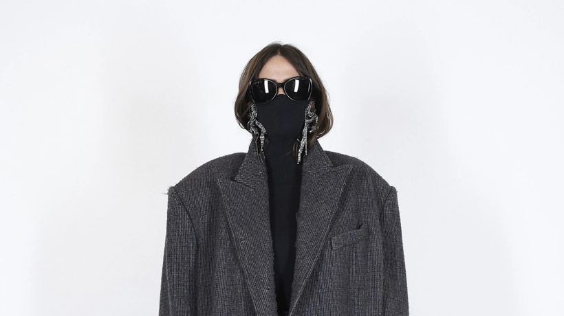 Návrhář Demna Gvasalia v nové kolekci Balenciaga předvedl provokativní módní show