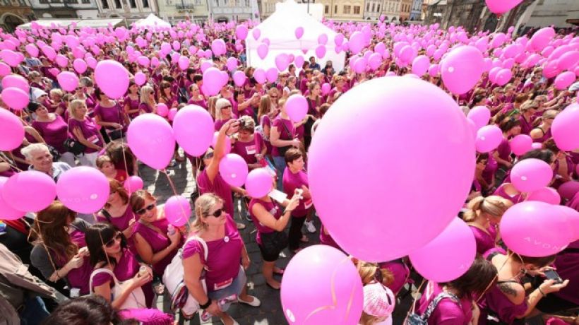 AVON-kosmetika která plní své závazky a skutečně pomáháAVON neřeční a pomáhá