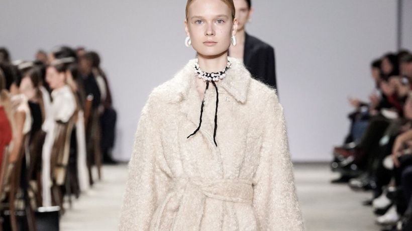 MFW: JIL SANDER OSLAVUJE ŽENSKOST