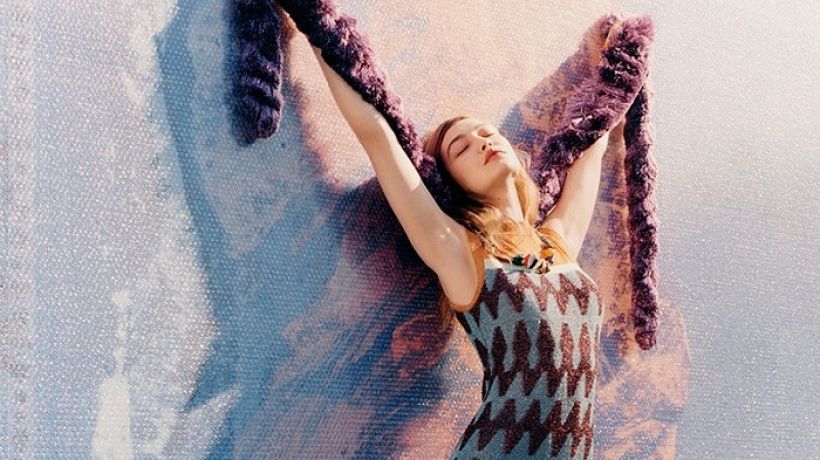 Gigi Hadid v podzimní Missoni kampani plné barev