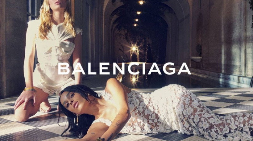 Jarní kampaň Balenciaga 2016 v něžné krajce