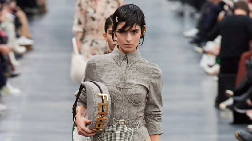 Milan Fashion Week: Kreativní návrhář Fendi čerpal z historie samotné značky