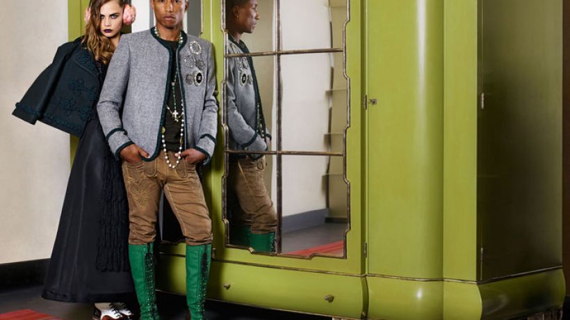V Pre-Fall kampani 2015 Chanel vystupuje Cara Delevingne s Pharrellem Williamsem