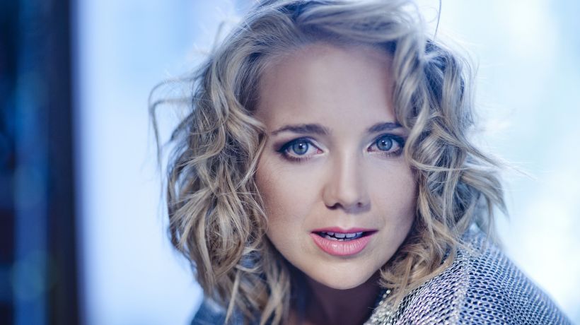 od 17. Srpna Lucie Vondráčková a její Kousek štěstí na letním unplugged turné