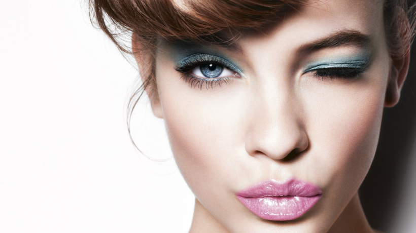 Perfektní oční make-up v modrých odstínech