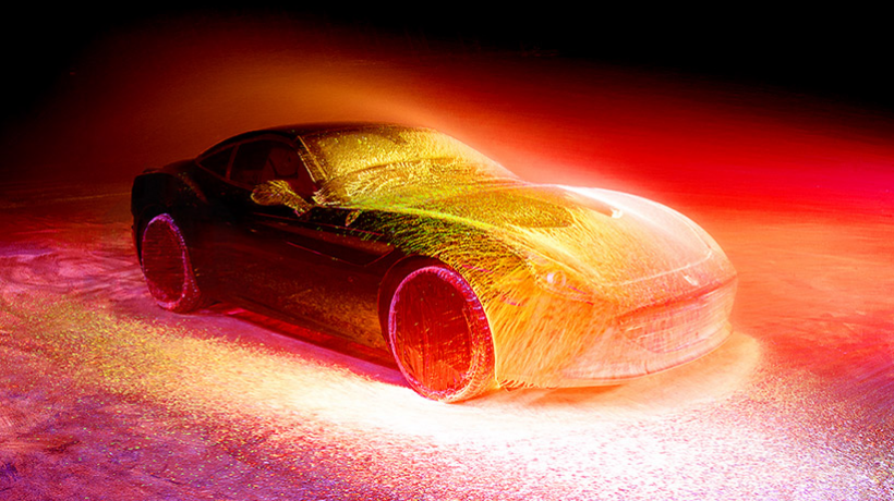 Ferrari California T v neonových barvách