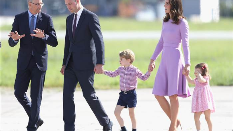 Prohlédněte si všechny outfity Kate Middleton na cestě po Polsku a Německu