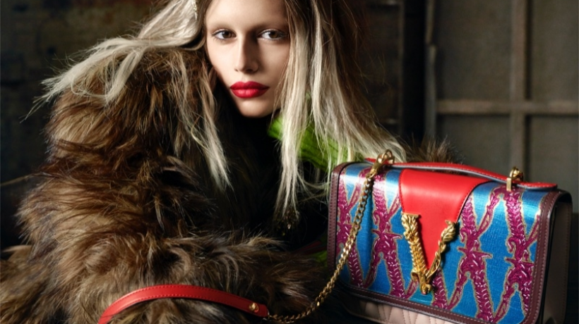 Mladá modelka Kaia Gerber je novou svěží tváří podzimní kampaně Versace