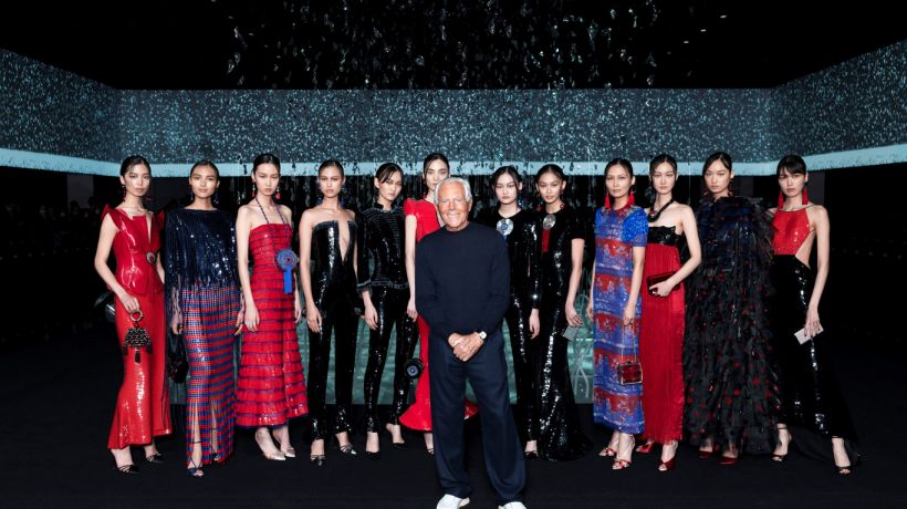 Giorgio Armani projevil soucit a solidaritu vůči Číně na přehlídce bez diváků