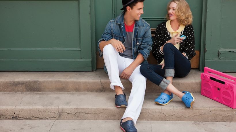 Vrací se válenky UGG a přezůvky Crocs na výsluní?
