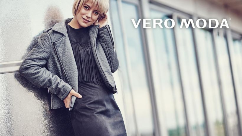 Moderní jarní kabátky a šaty od Vero Moda