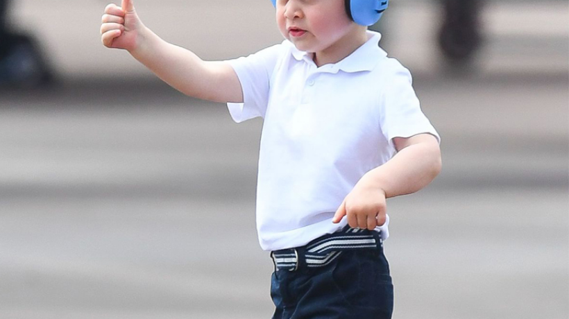Jak se obléká malý prince George při cestování?