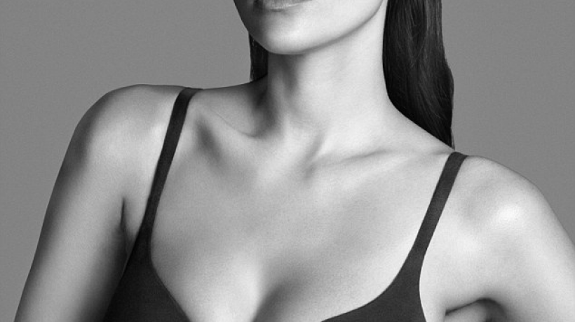 Tváří nové kampaně Calvin Klein je Myla Dalbesio