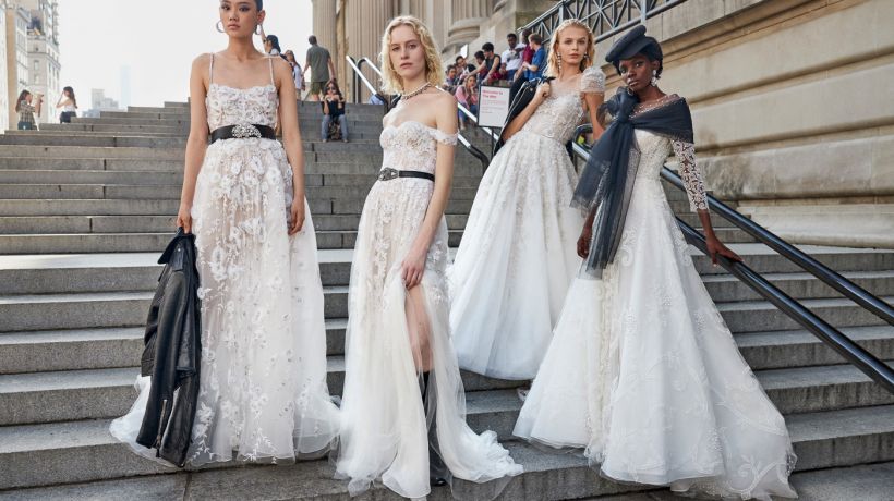 Lásku z New Yorku oslavuje svatební kolekce Reem Acra pro podzim 2020