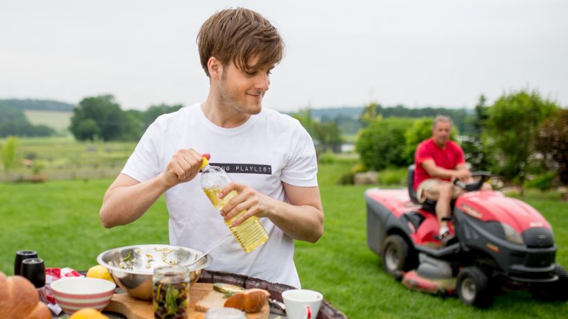 Nedělní oběd? Co třeba houbový závin podle Martina Škody?