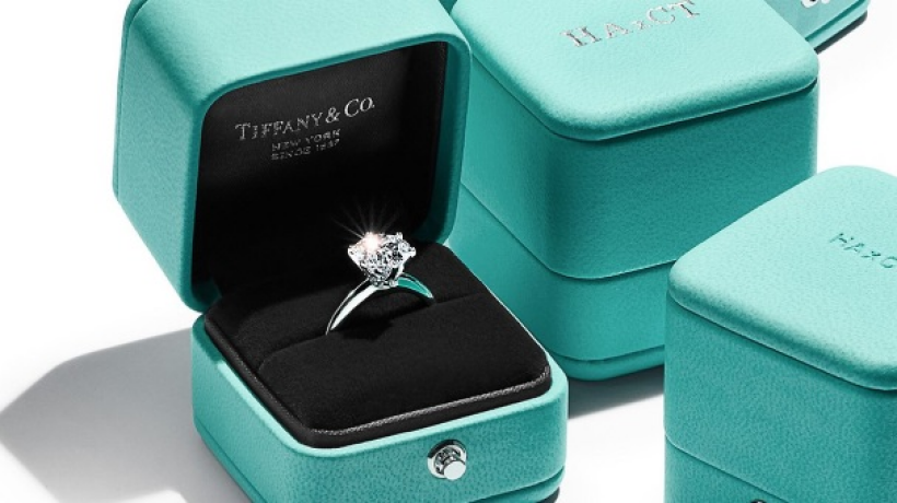 Diamanty z Ruska oficiálně přestane nakupovat společnost Tiffany &amp; Co.
