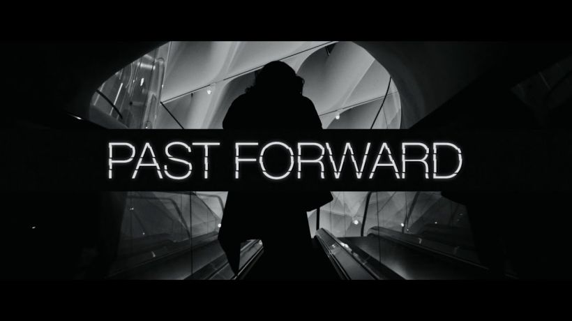 PRADA PŘEDSTAVUJE „PAST FORWARD“