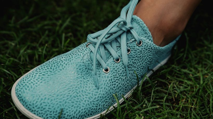 Flexibilní a měkká barefoot bota na celodenní nošení do města