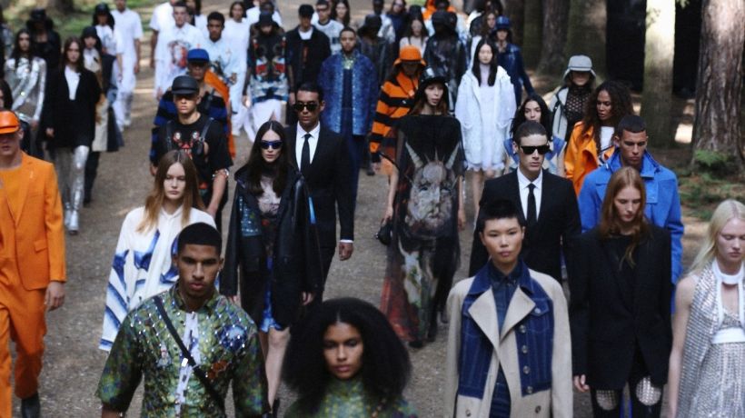Milostný příběh mezi mořskou pannou a žralokem v podání značky Burberry