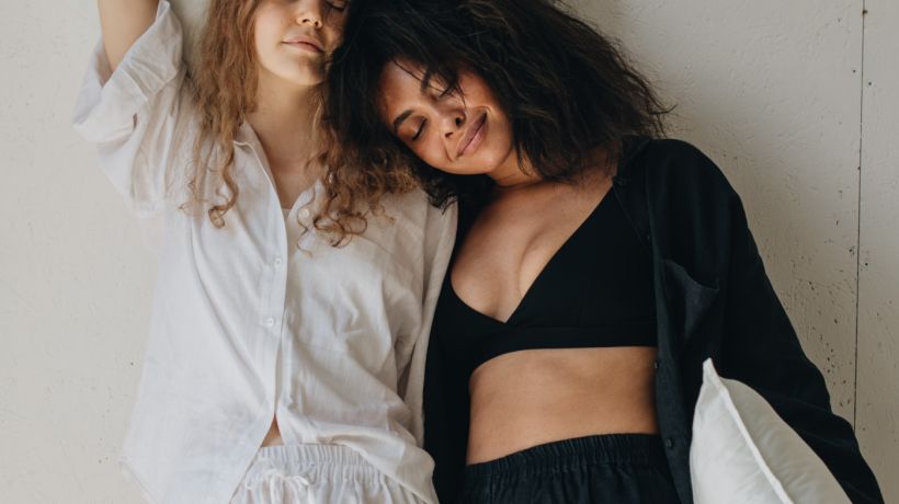 LNĚNÁ PYŽAMA NA NOC I DEN PŘEDSTAVUJE ZNAČKA CORPUS LINGERIE
