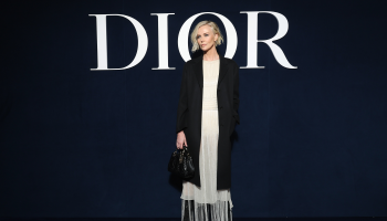 Abstraktní efekt i budoucnost novým generacím žen vtiskl Dior do své nové kolekce