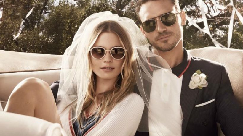 Sexy Behati Prinsloo v brýlích Tommy Hilfiger