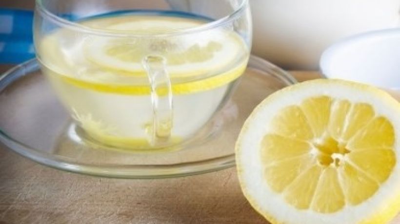 Skutečné výhody teplé vody s citronem