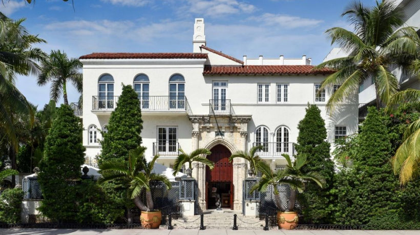 Bývalý dům Gianniho Versace v Miami dnes luxusním hotelem
