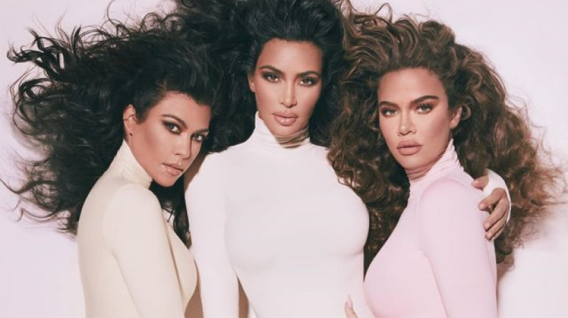 Kim, Khloé a Kourtney Kardashian společně představují nový parfém