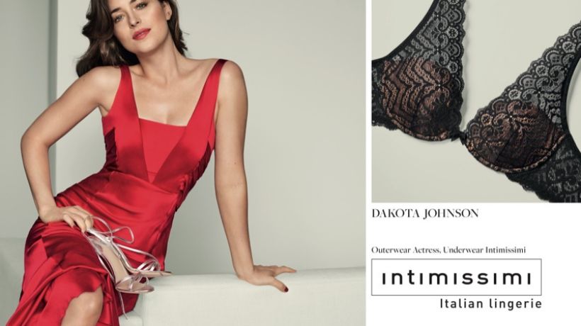 Intimissimi nechalo v kampani na spodní prádlo známé ženy oblečené!
