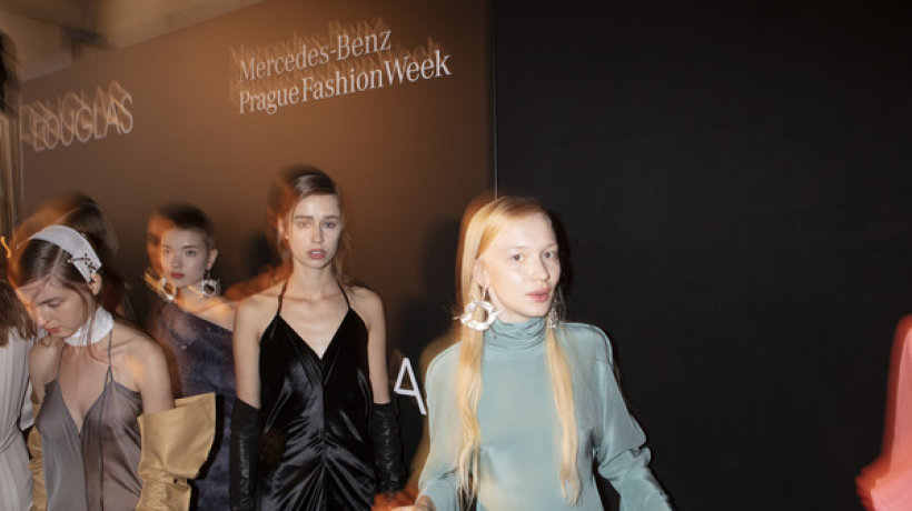 Něžná a elegantní kolekce Zoltána Tótha na Mercedes-Benz Prague Fashion Week