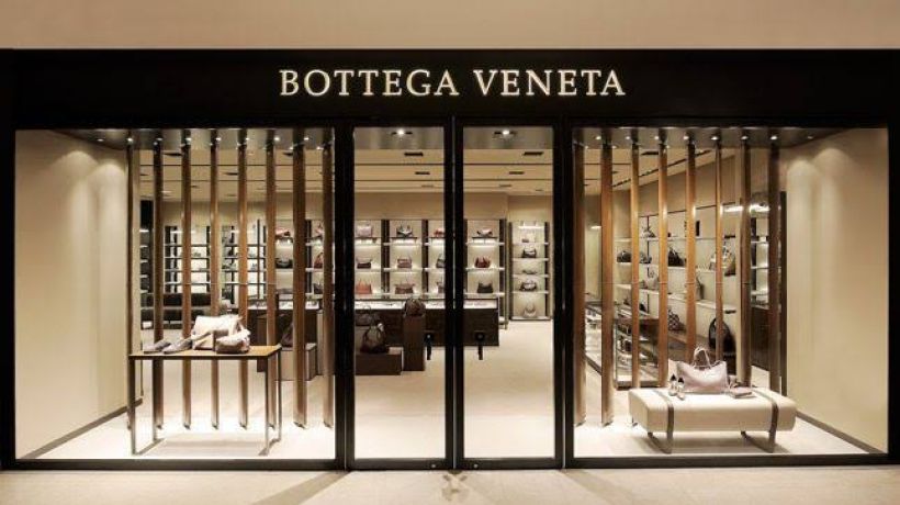 Módní dům Bottega Veneta jmenoval novým kreativním ředitelem návrháře Matthieu Blazyho, od kterého očekává pokračování v odkazu značky